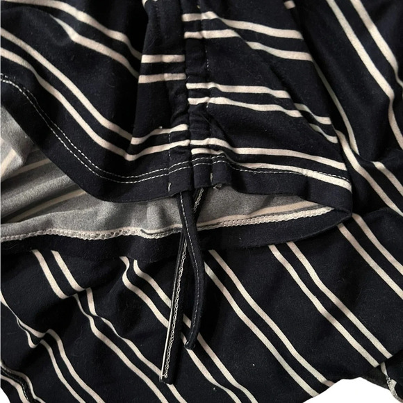 Cute navy and white flare sleeve top - Picture 4 of 5